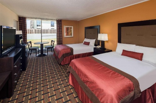 Travelodge by Wyndham Hardeeville image 18